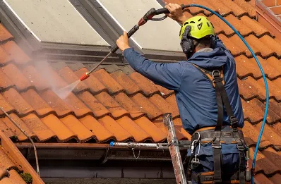 Démoussage et hydrofuge de toiture à Bourcq